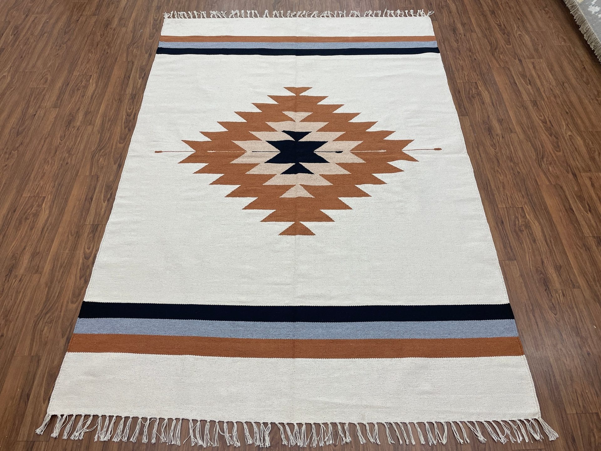 Handmade Wool Rug, Handwoven Navajo Rug, Large Area Rug for Living Room, White Rug for Bedroom - Image 5